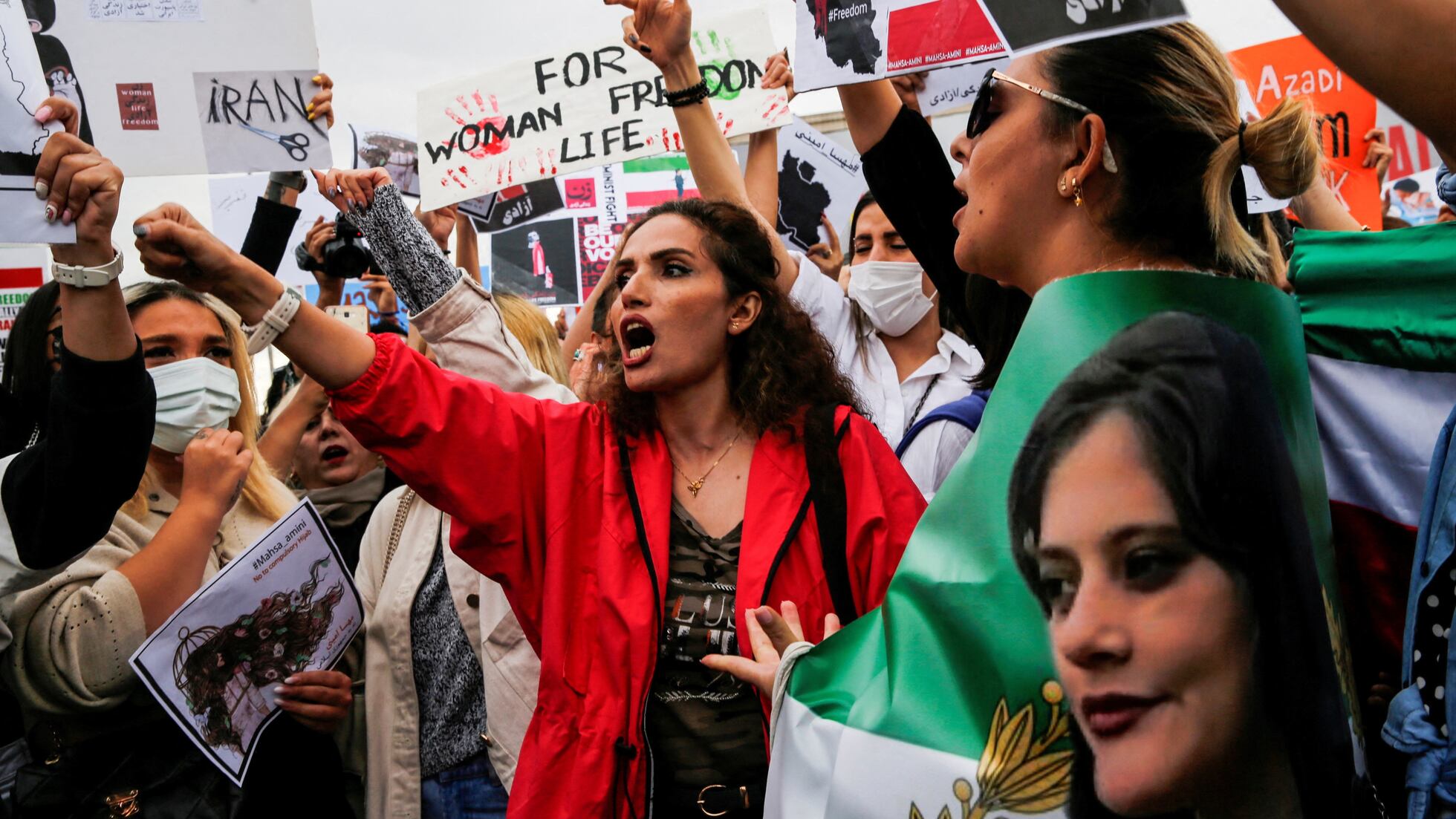 Vídeo | Un mes de protestas en Irán resumido en imágenes | Vídeos | EL PAÍS