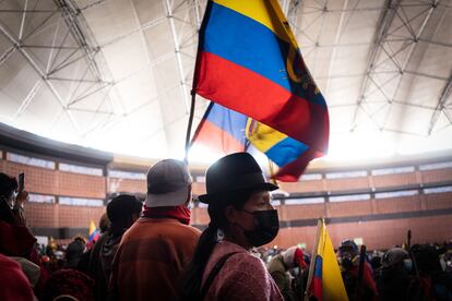 Representantes de movimientos indígenas tomaron simbólicamente la Casa de la Cultura Ecuatoriana que ha sido un emblema de la lucha social durante el día 11 del paro nacional.
