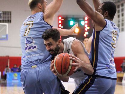 Sebastián Vega, baloncestista argentino de Gimnasia de Comodoro Rivadavia, en un partido de Liga Nacional disputado el 20 de febrero pasado contra Hispano Americano de Río Gallegos.