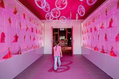Según Evelyn Mazzocco, las muñecas se dirigen a “niñas, madres, a la sociedad y al mundo de la moda”. En la imagen, sala de la exposición Barbie. The Dreamhouse Experience en Berlín.