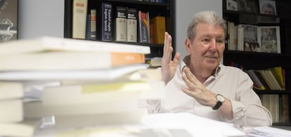 Jorge Herralde, fundador y director de Editorial Anagrama, en su despacho de Barcelona.