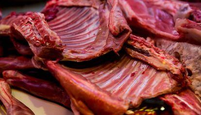 Las costillas de cordero han perdido su lugar en el altar de las devociones.