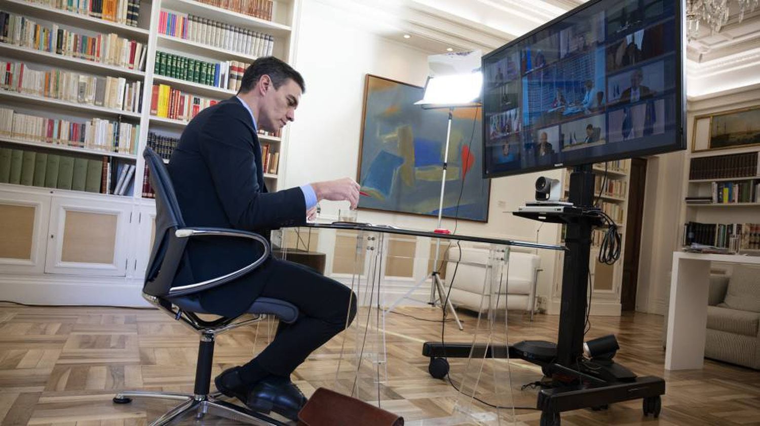 Pedro Sánchez participa en el Consejo Europeo por videoconferencia, el pasado 26 de marzo.
 
 