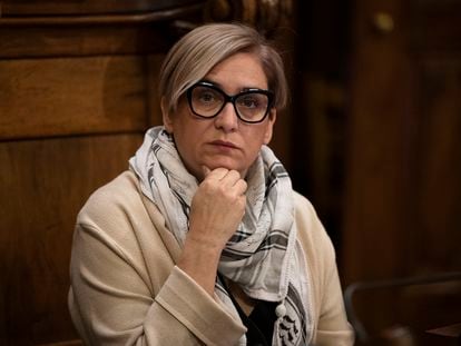 La ex alcaldesa Ada Colau, líder de Barcelona en comú y presidenta de su grupo municipal, durante el pleno del Ayuntamiento en noviembre pasado.