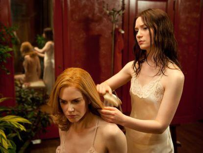 Nicole Kidman y Mia Wasikowska, en el filme.