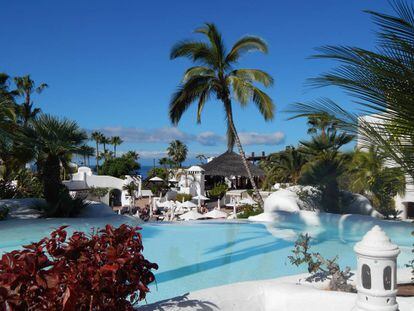 Piscina del Hotel Jardín Tropical en Costa Adeje.