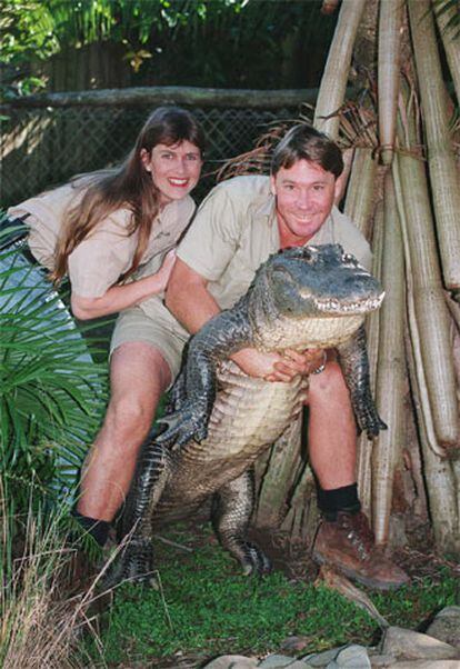 Steve Irwin era muy conocido en Australia por sus documentales sobre naturaleza. Hoy ha muerto por la picadura mortal de una raya, mientras grababa uno.