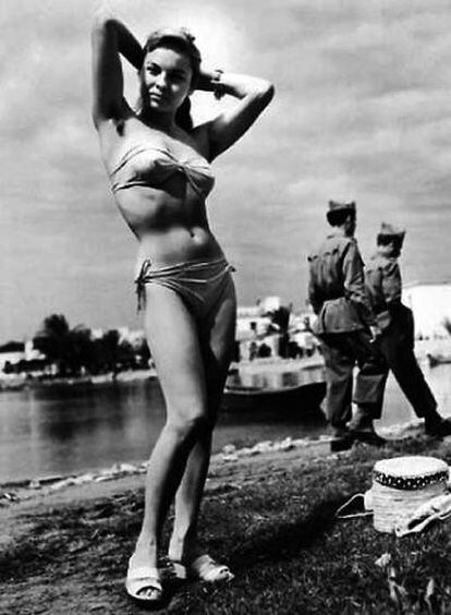 El primer bikini de Ibiza, en 1953, fotografiado por Oriol Maspons.