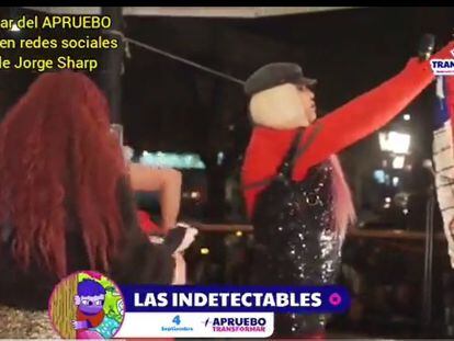 Captura de vídeo de la presentación del grupo Las indetectables en la campaña por el apruebo en Valparaíso (Chile), el 27 de agosto de 2022.