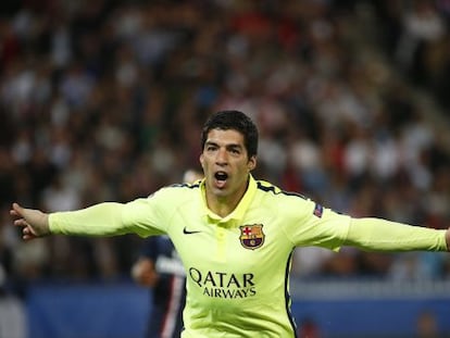 Luis Suárez celebra uno de sus goles frente al PSG.