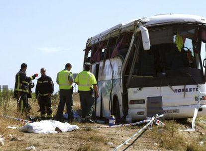Estado en el que ha quedado el autobús tras el accidente.