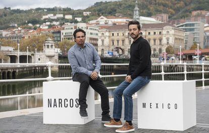 Michael Peña y Diego Luna presentan 'Narcos' en Bilbao.