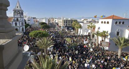 Manifestaci&oacute;n de ayer por las calles de Puerto del Rosario ( Fuerteventura) contra las prospecciones petrol&iacute;feras.