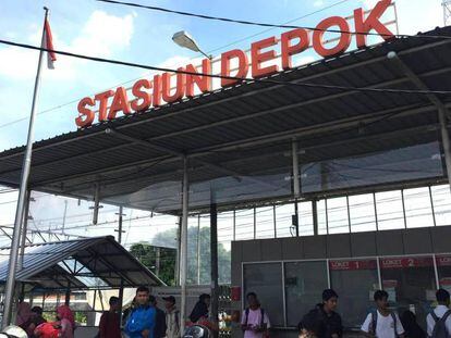 Estación de tren de Depok, uno de los bastiones del islamismo radical en Indonesia.