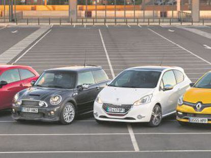 De izquierda a derecha, Seat Ibiza Cupra, Mini Cooper S, Peugeot 208 GTi y Renault Clio RS. 