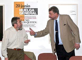 Méndez (UGT)  y Fidalgo (CC OO), durante la reunión que celebraron con representantes de tres sindicatos policiales.