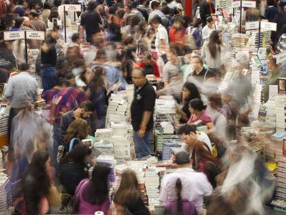 Compradores en la reci&eacute;n concluida Feria de Guadalajara.