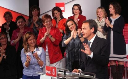 Zapatero, en un acto de campaña con candidatas del PSOE