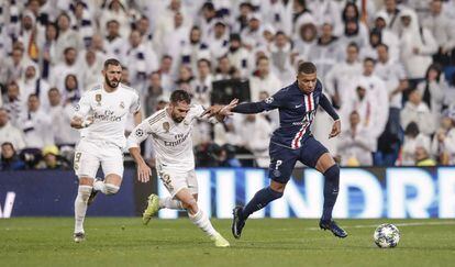 Mbappé escapa del marcaje de Carvajal