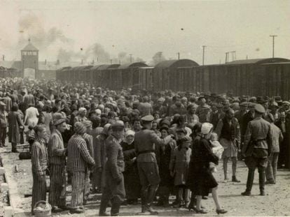 Proceso de selección de prisioneros judíos a su llegada a Auschwitz.