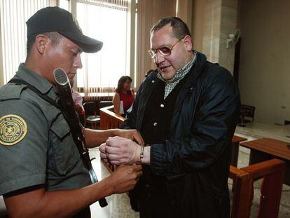 El sacerdote Mario Orantes en enero de 2012, durante una gesti&oacute;n frustrada para conseguir la libertad.