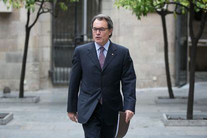 Artur Mas llega  a la reuni&oacute;n del Gobierno catal&aacute;n. 