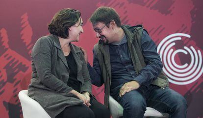 Ada Colau y Xavier Domènech, durante la asamblea de Catalunya en Comú.