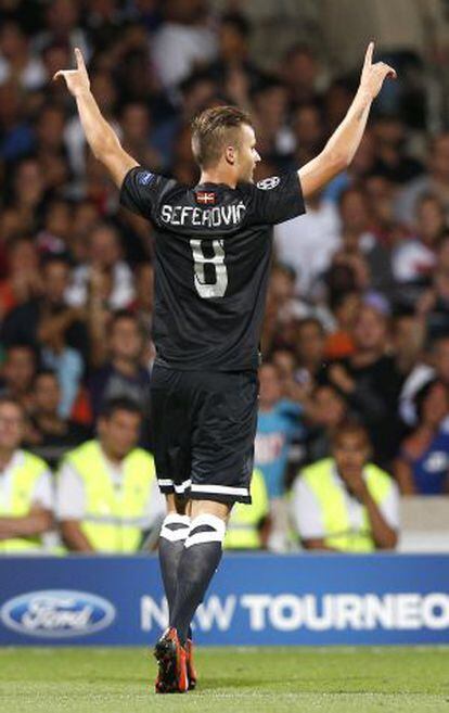 Seferovic celerba el gol al Olympique de Lyon