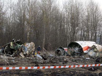 Los restos del avi&oacute;n que se estrell&oacute; el 10 de abril de 2010 en Smolensk. 