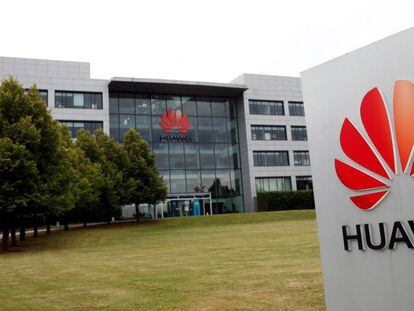 Reino Unido prohíbe a las telecos usar equipos de Huawei en el despliegue de redes 5G