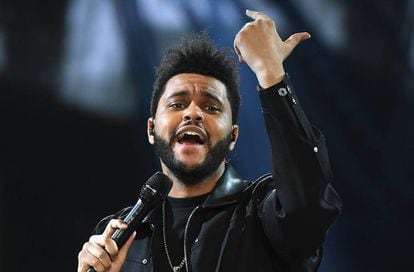 The Weeknd en una actuación en París