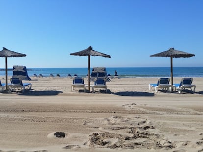 Una de las playas de Vilanova i la Geltrú (Barcelona), en una imagen de archivo.