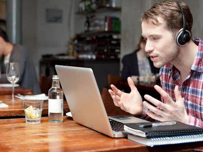 La conversación, ya sea presencial o por Skype, es la que más hace avanzar en el proceso de aprendizaje, incluso con chino, que es muy complejo.