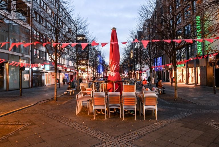 A central shopping street in Berlin, almost empty this Wednesday, on the first day of closure.