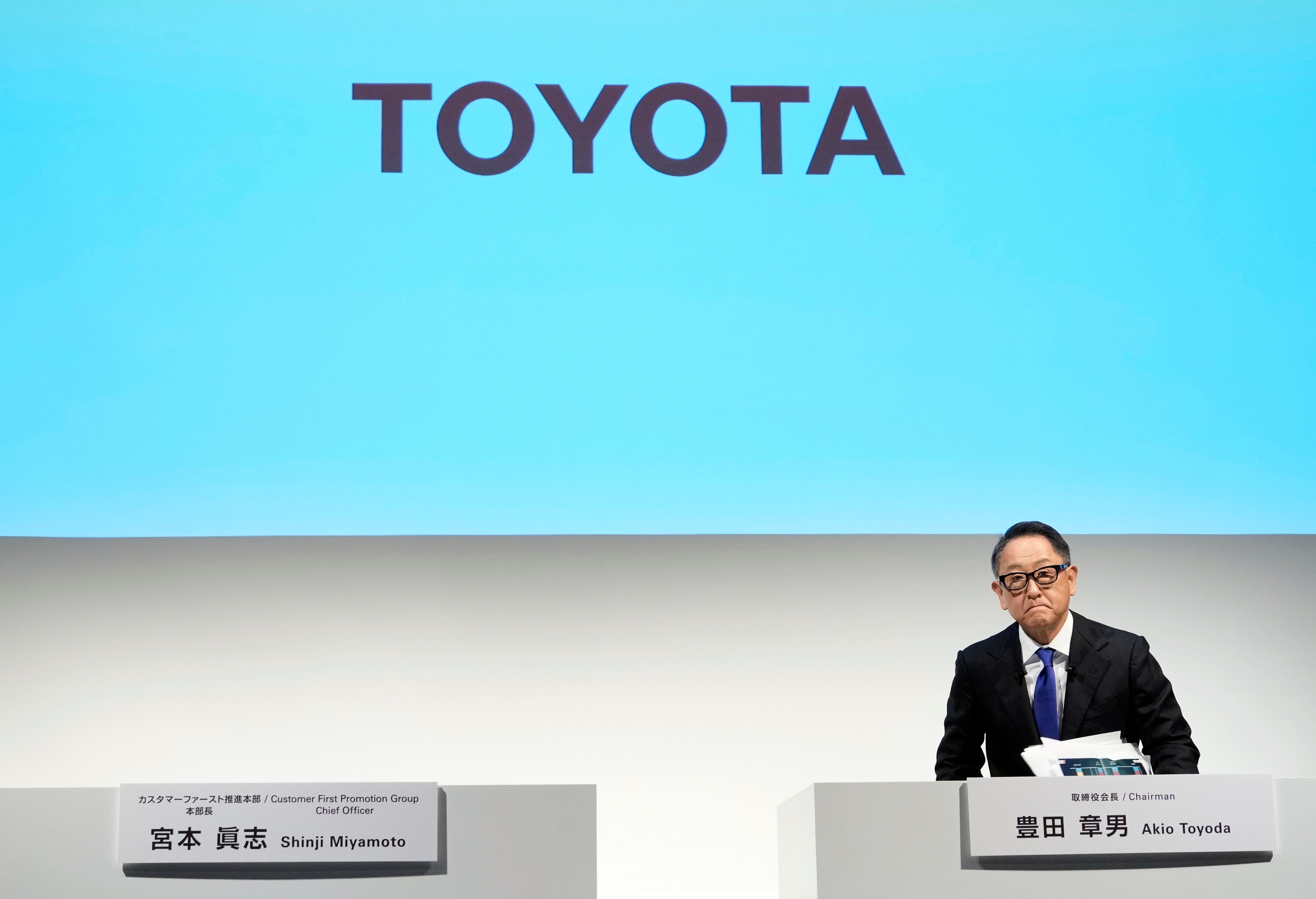 Toyota conduce por una línea peligrosamente fina