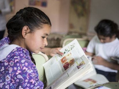 Hoy en día, las niñas que ejercen su derecho a la educación son más numerosas que nunca.