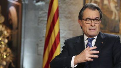 El presidente en funciones de la Generalitat, Artur Mas, durante su tradicional discurso de Fin de A&ntilde;o, desde el Sal&oacute;n Mare de D&eacute;u de Montserrat del Palau de la Generalitat. 