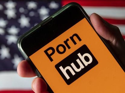 Aplicación de Pornhub en un móvil.
