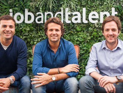 El expresidente ejecutivo de Jobandtalent, Felix Ruiz, y los cofundadores de la plataforma, Juan Urdiales y Felipe Navío.