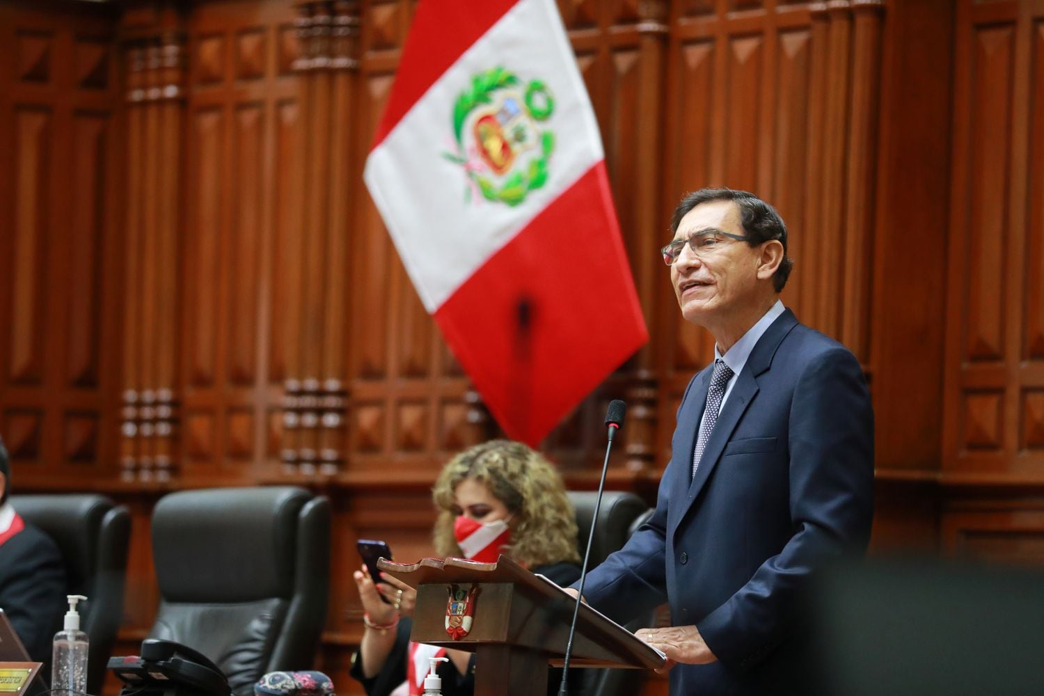 El presidente de Perú, Martín Vizcarra, durante la sesión en el Congreso, el 9 de noviembre de 2020.