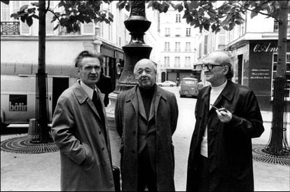 De izquierda a derecha, Cioran, Ionesco y Eliade, en París en 1977.