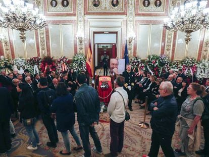 Capilla ardiente de Alfredo Pérez Rubalcaba instalada en el Congreso de los Diputados.