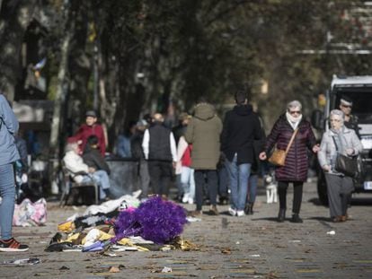 La Guardia Urbana impide un mercado irregular en Sant Antoni.