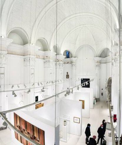 Iglesia de Santa Cruz, donde se ha instalado la nueva Colección Roberto Polo de Arte Moderno y Contemporáneo.