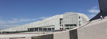 Edificio que será dedicado a museo en la Ciudad de la Cultura, en el monte Gaiás de Santiago de Compostela.