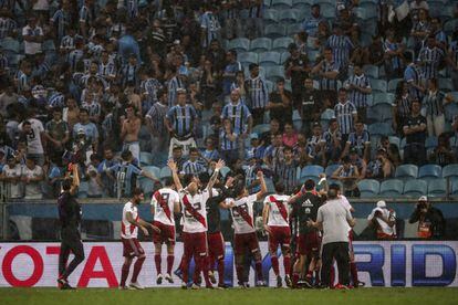 Jugadores de River celebran el triunfo ante Gremio de Porto Alegre en la última semifinal de la Libertadores.
