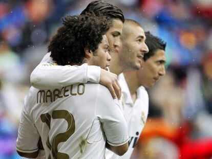 Marcelo, Cristiano, Benzema y Di Mar&iacute;a celebran un gol ante el Sevilla