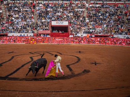 Una corrida en la plaza de toros de Ciudad de México, el domingo 12 de diciembre de 2021.