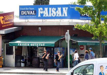 El bar Faisán, en el barrio de Behobia, en Irún