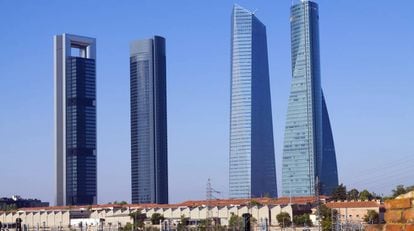 Torre Cepsa de madrid, a la izquierda, propiedad de Pontegadea.